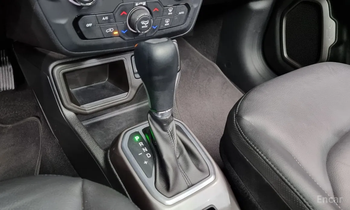 Фото 9 - Jeep Renegade