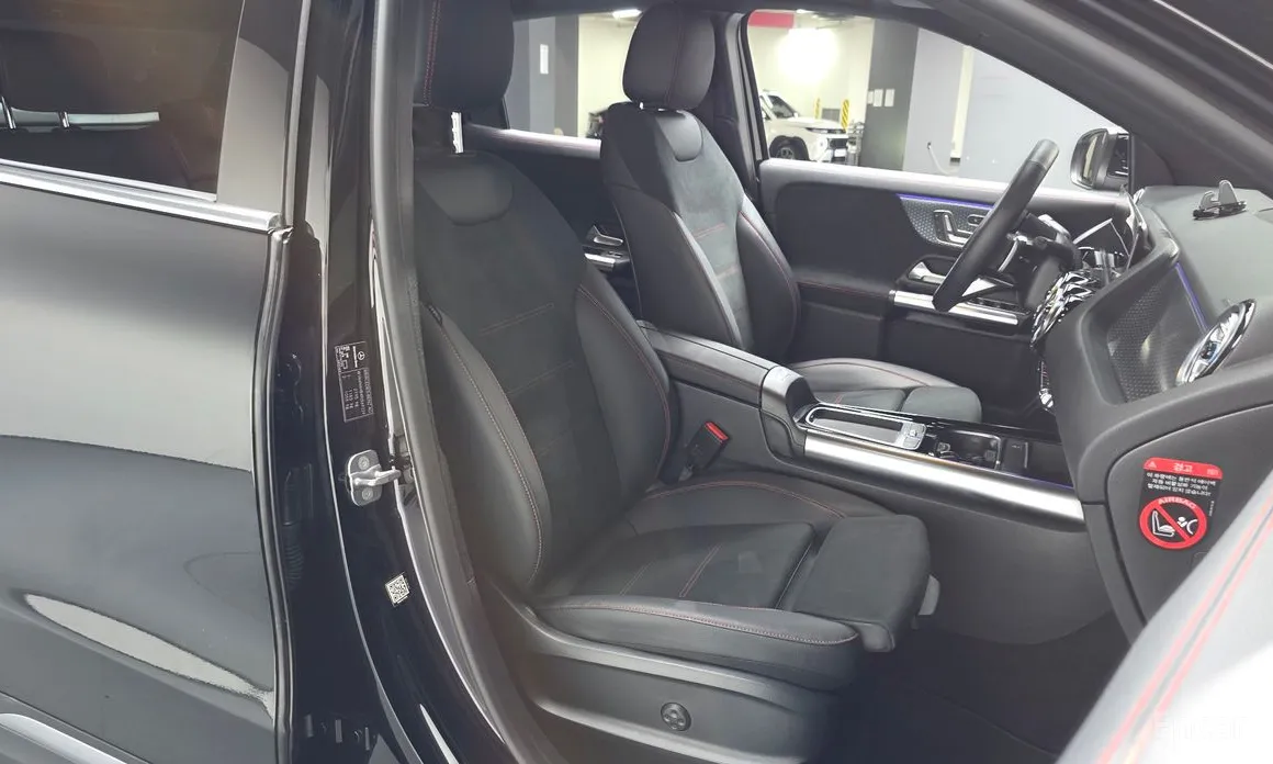 Photo 10 - Mercedes-Benz GLA-Class