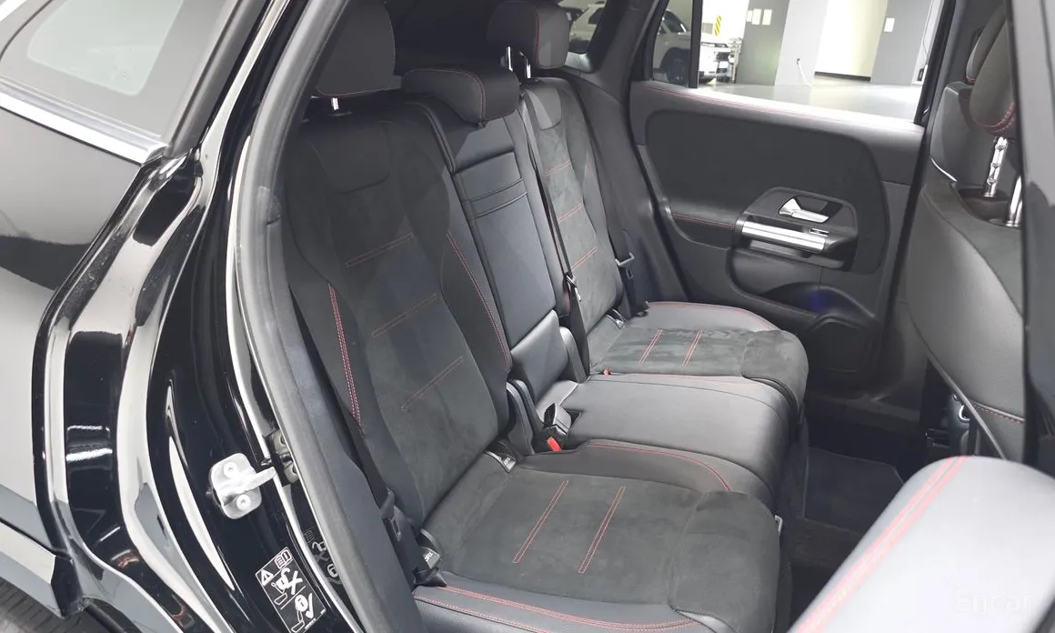 Photo 12 - Mercedes-Benz GLA-Class