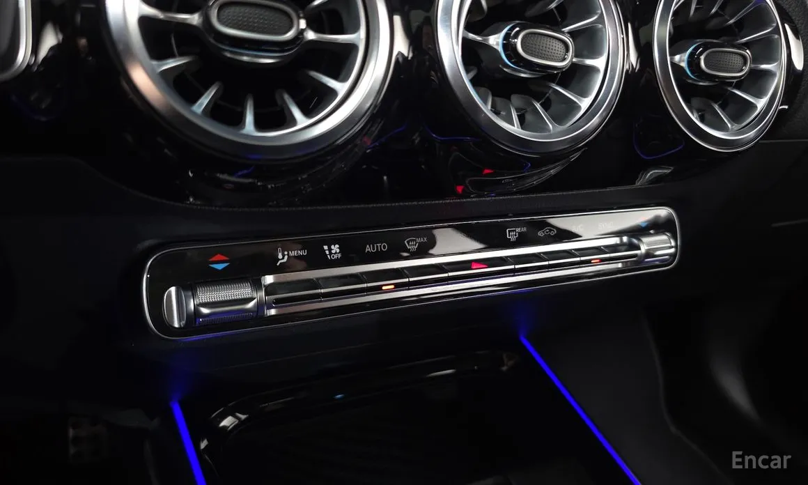 Photo 16 - Mercedes-Benz GLA-Class