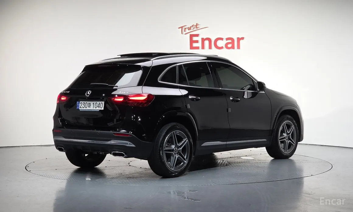 Photo 2 - Mercedes-Benz GLA-Class