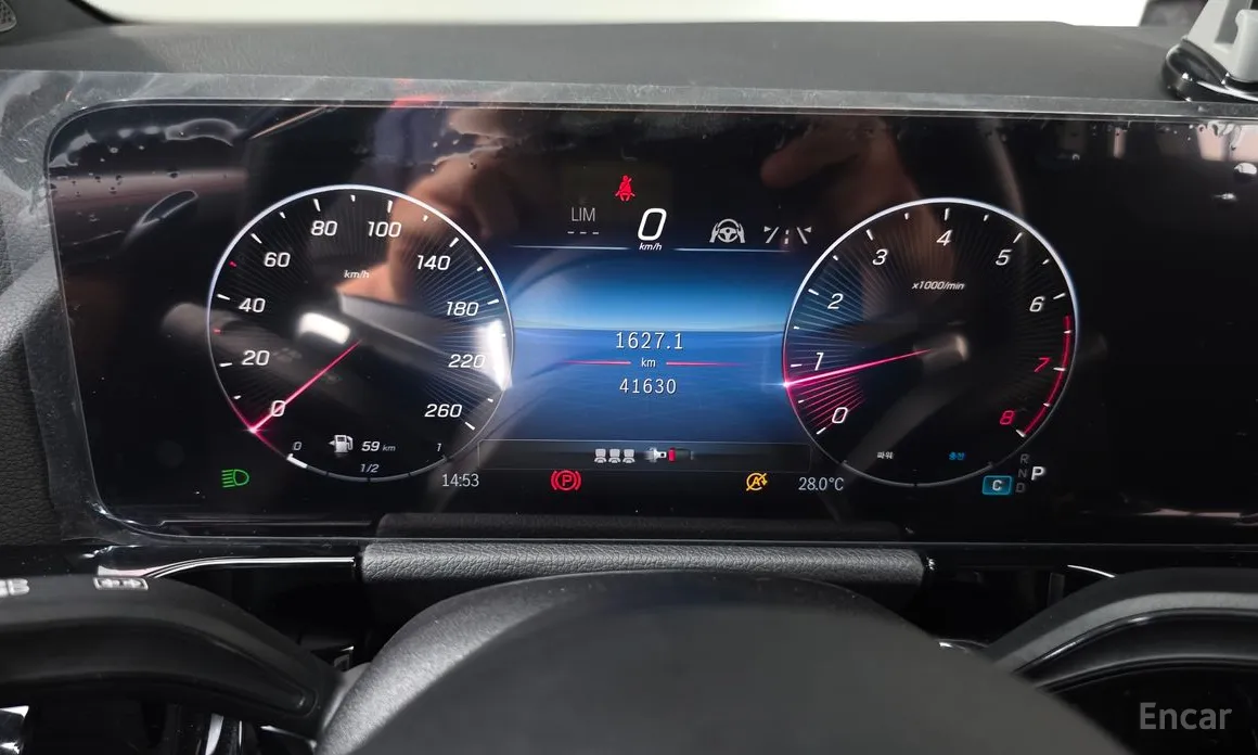 Photo 8 - Mercedes-Benz GLA-Class