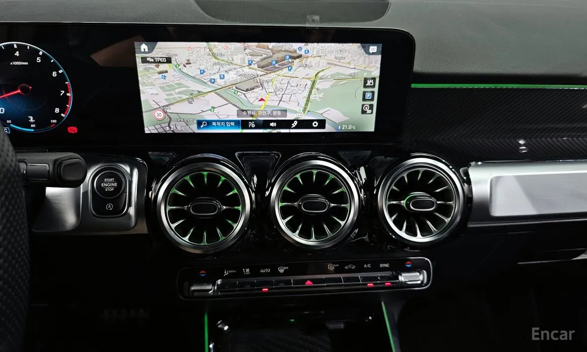 Фото 14 - Mercedes-Benz GLB-Class