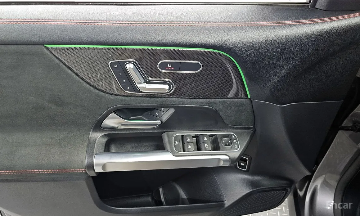 Фото 17 - Mercedes-Benz GLB-Class