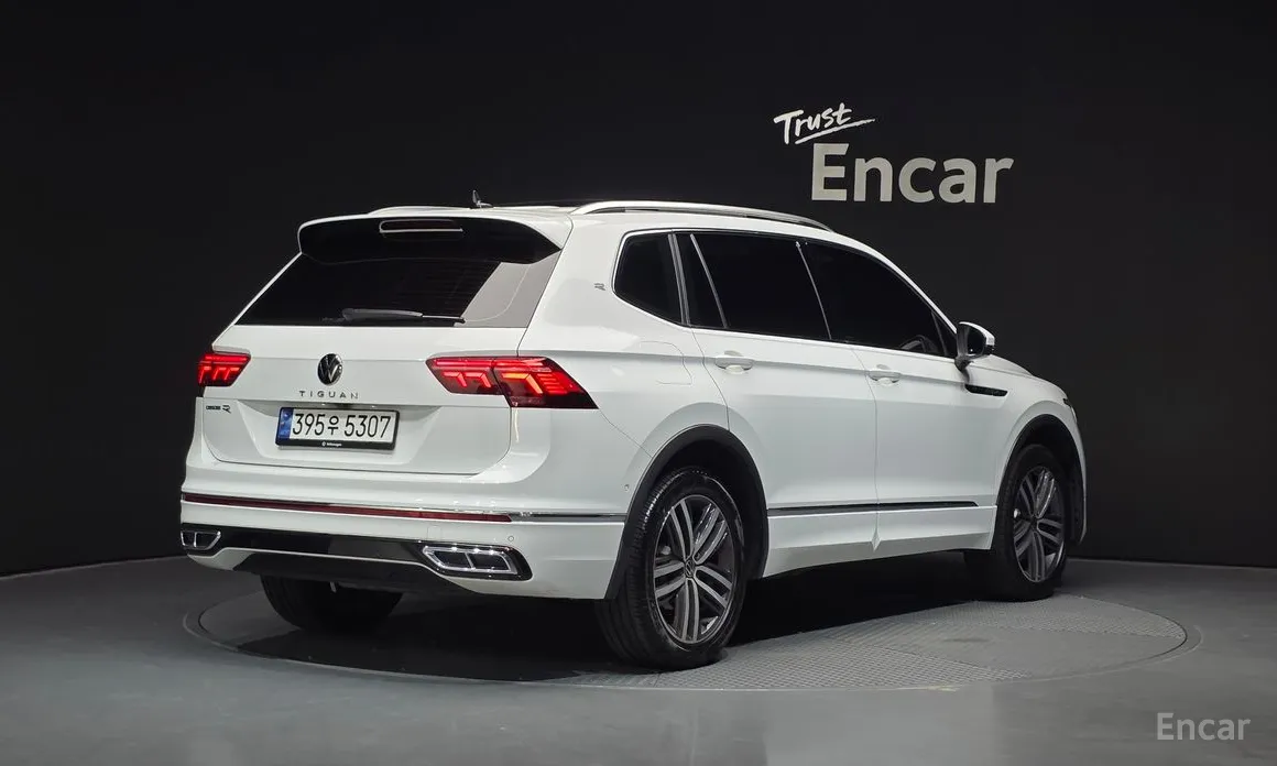 Фото 2 - Volkswagen Tiguan