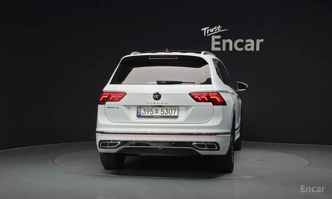 Фото 4 - Volkswagen Tiguan