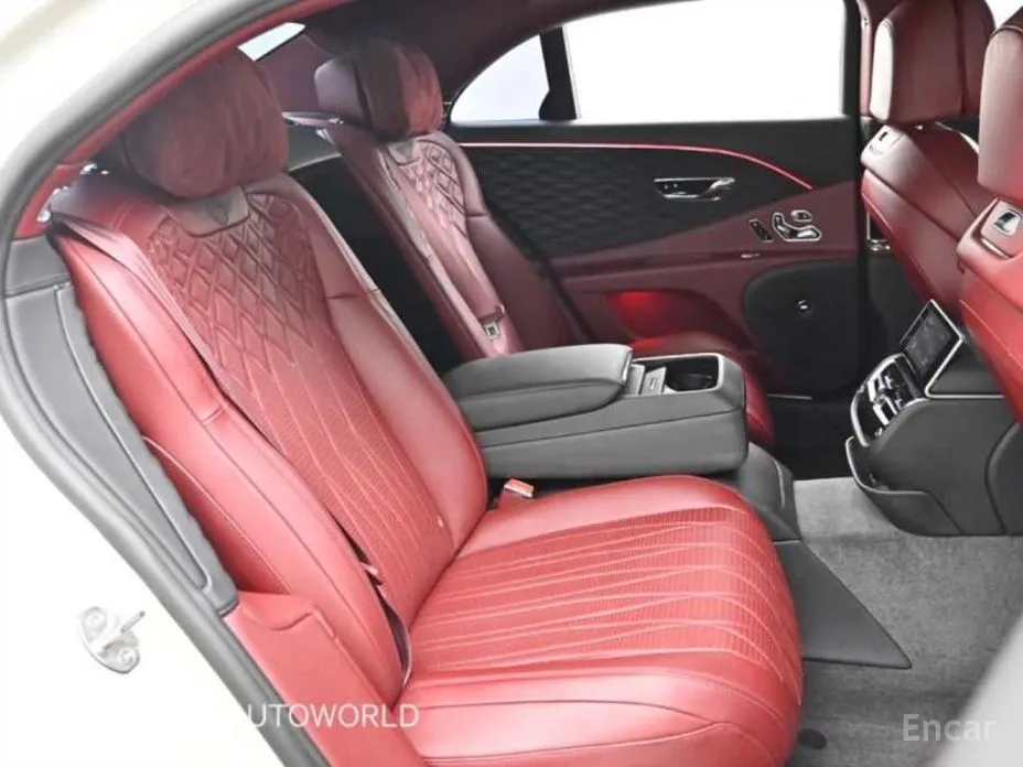 Фото 16 - Bentley Flying Spur