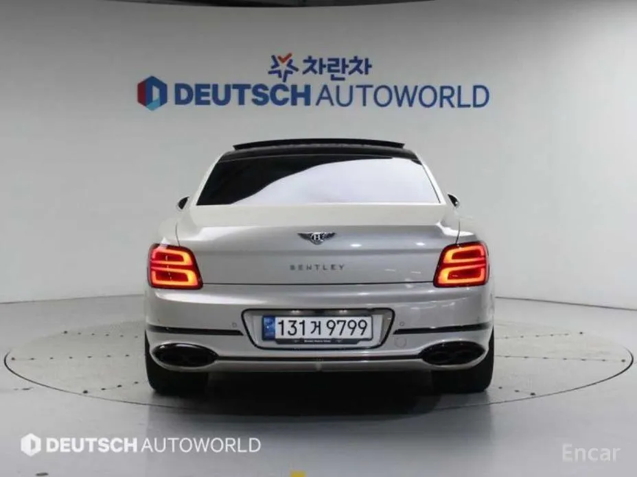 Фото 4 - Bentley Flying Spur