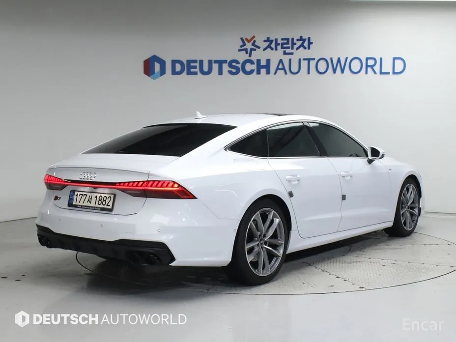Фото 2 - Audi A7