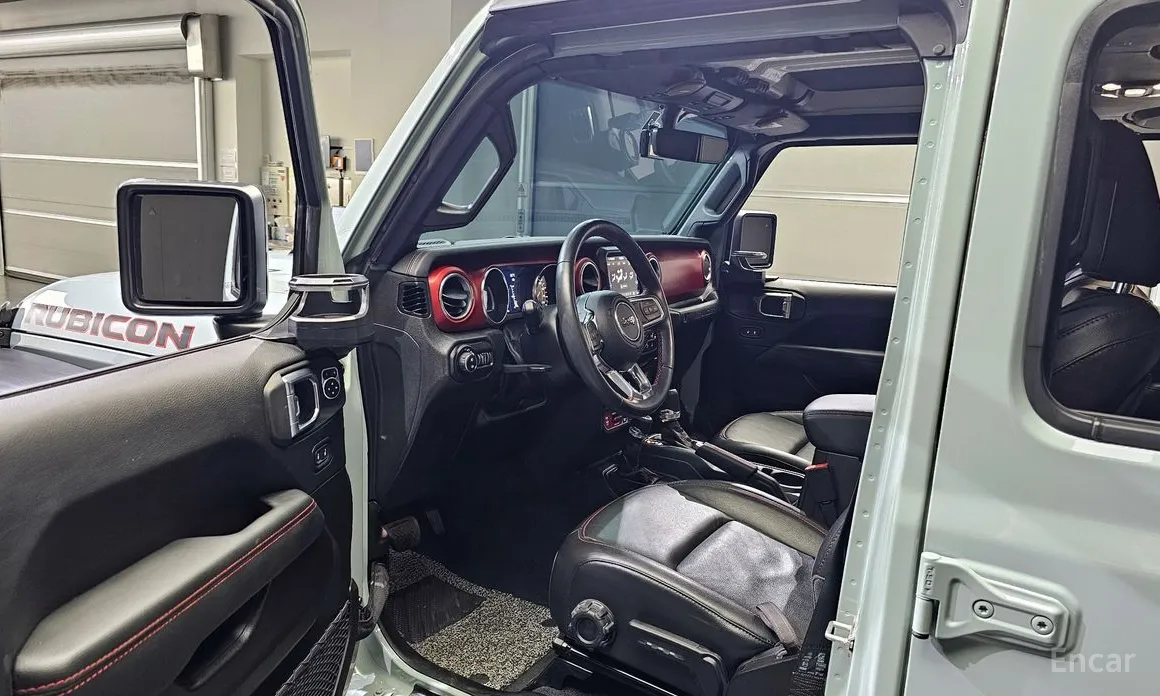 Фото 10 - Jeep Wrangler