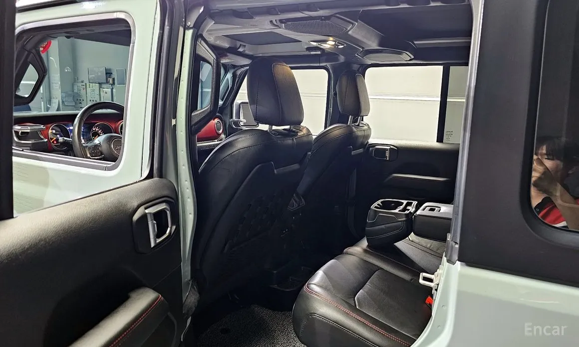 Фото 11 - Jeep Wrangler