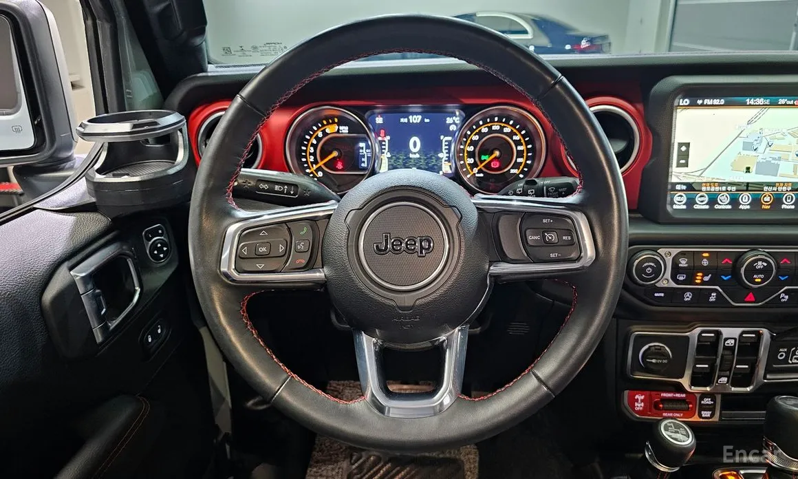 Фото 13 - Jeep Wrangler