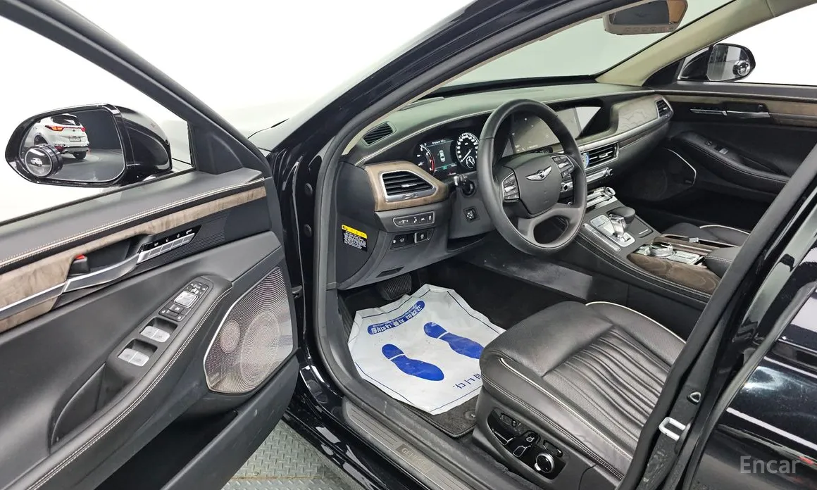 Фото 10 - Genesis G90