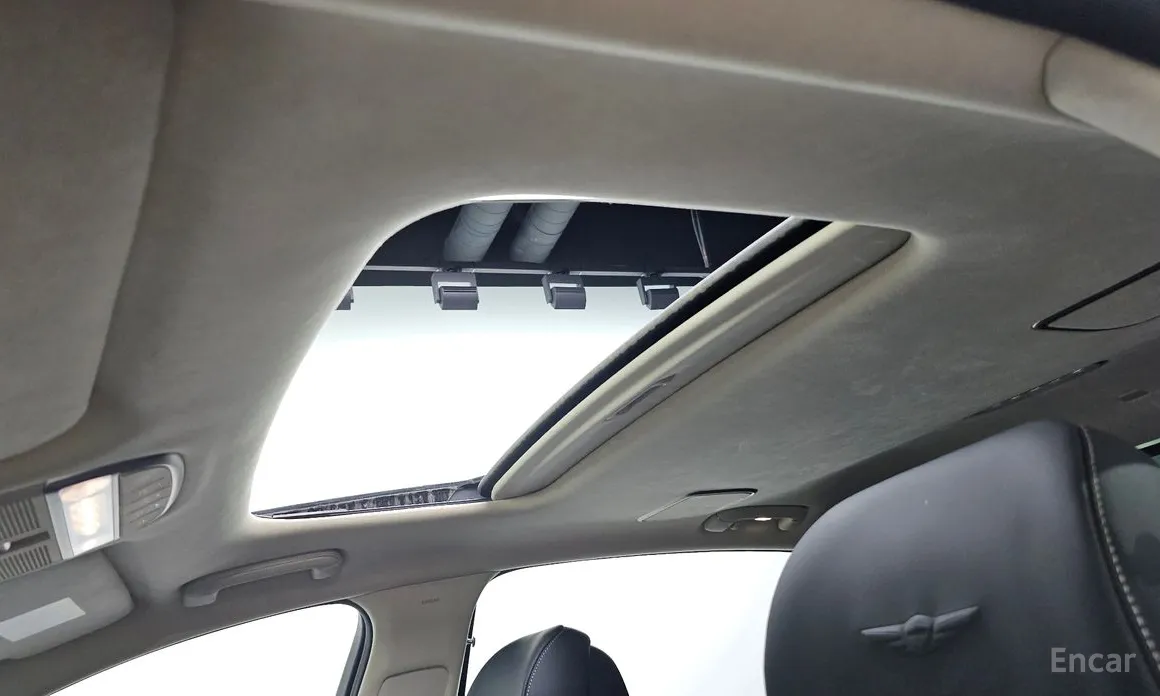 Фото 18 - Genesis G90