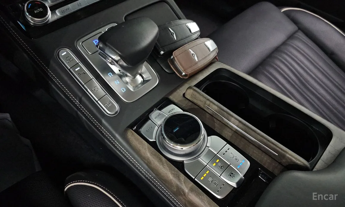 Фото 9 - Genesis G90