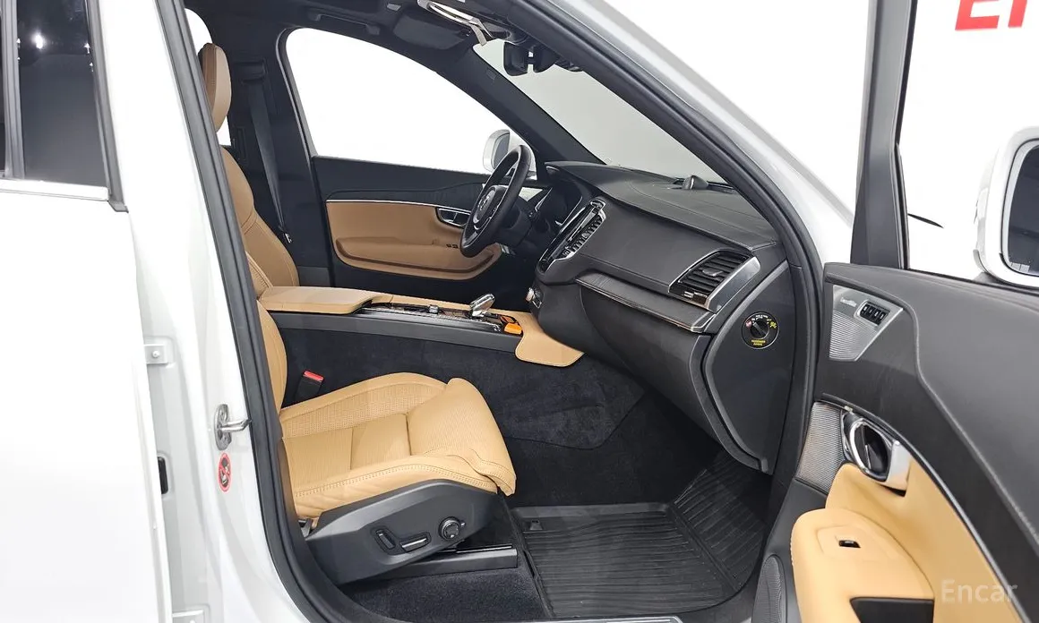 Фото 11 - Volvo XC90