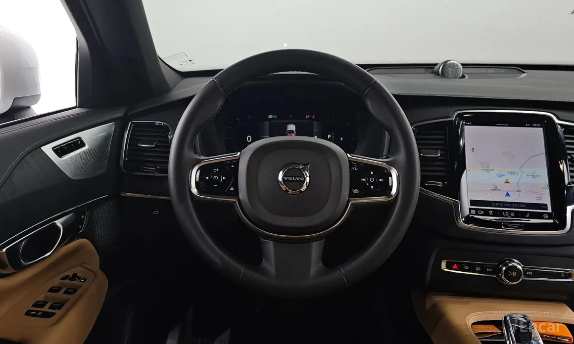 Фото 13 - Volvo XC90