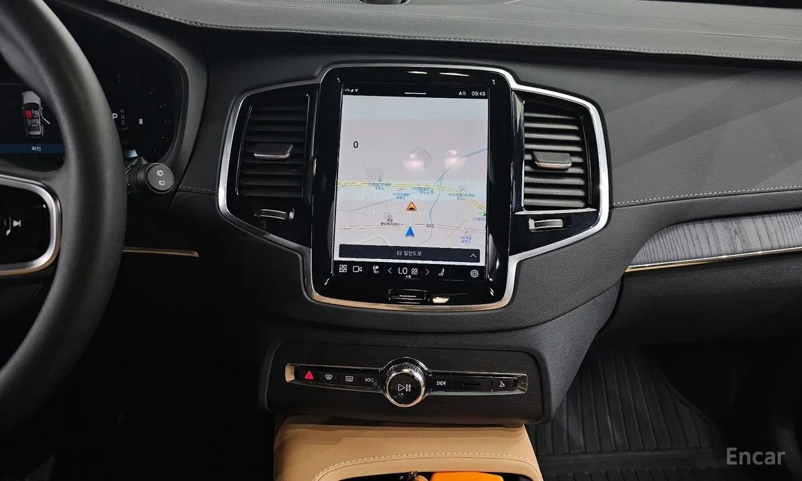 Фото 14 - Volvo XC90