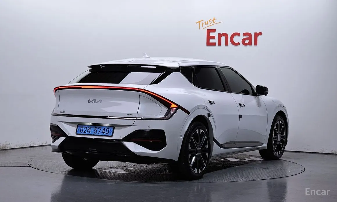 Фото 2 - Kia EV6