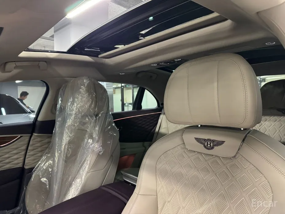 Фото 15 - Bentley Flying Spur