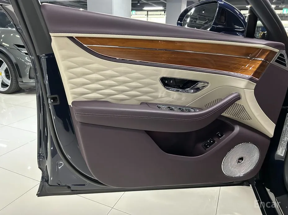 Фото 7 - Bentley Flying Spur