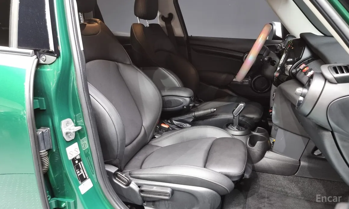 Фото 11 - Mini Cooper