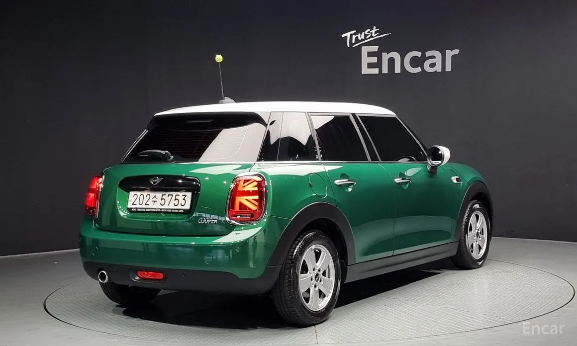 Фото 2 - Mini Cooper