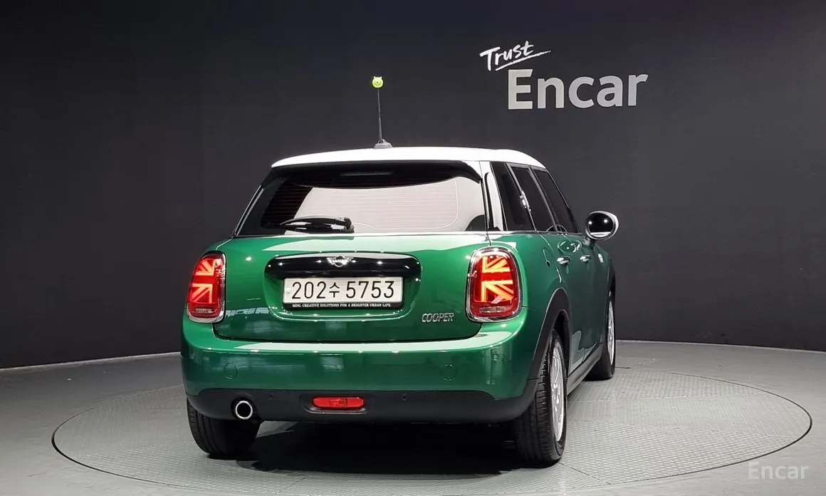 Фото 4 - Mini Cooper