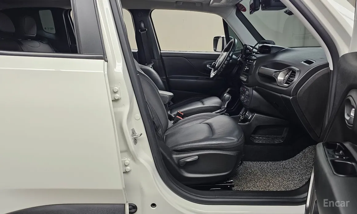 Фото 11 - Jeep Renegade