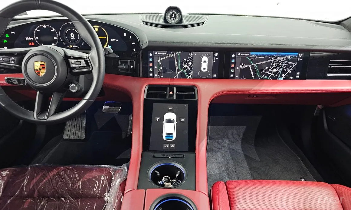 Фото 14 - Porsche Taycan