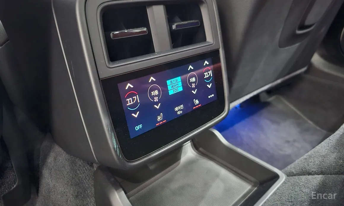 Фото 18 - Porsche Taycan