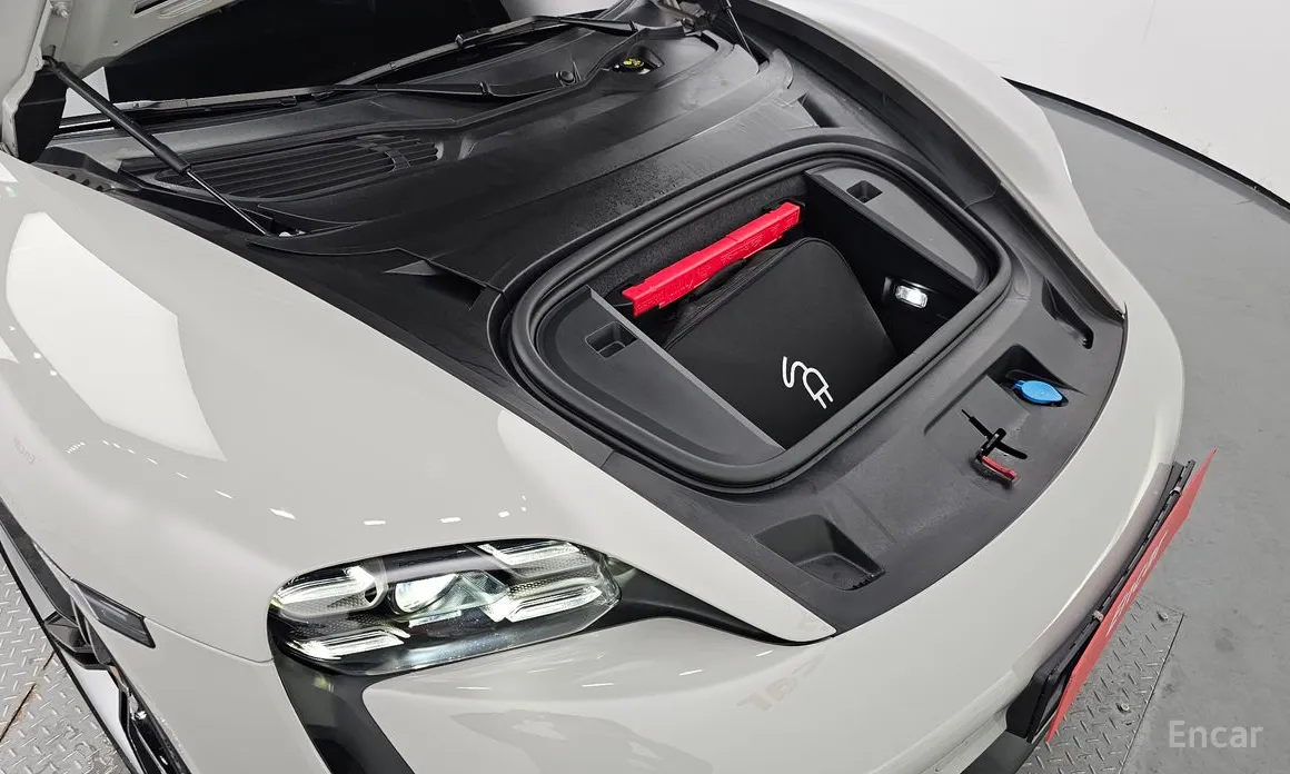 Фото 6 - Porsche Taycan