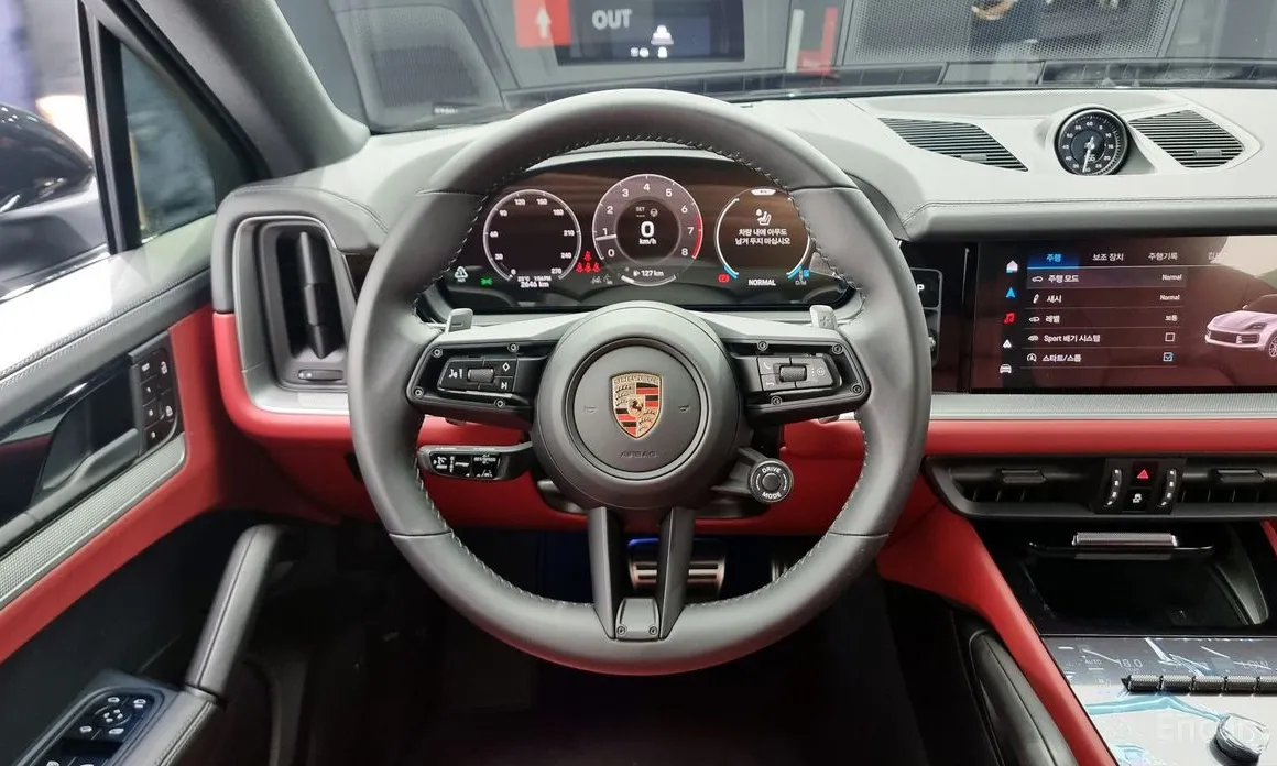 Фото 13 - Porsche Cayenne