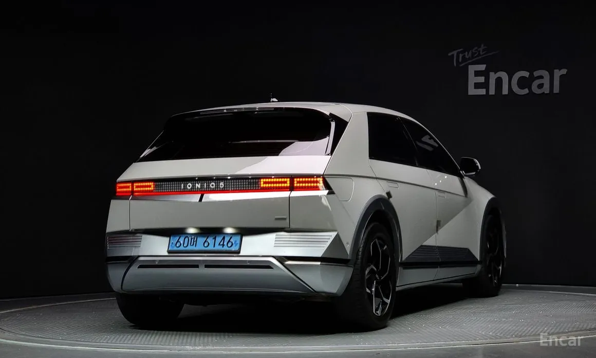 Фото 2 - Hyundai Ioniq 5