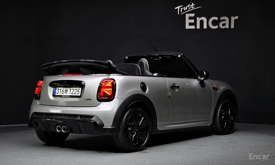 Фото 2 - Mini Cooper Convertible