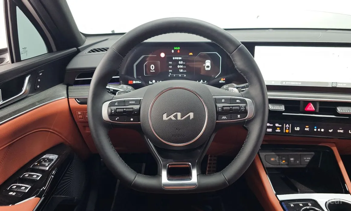 Фото 13 - Kia K5