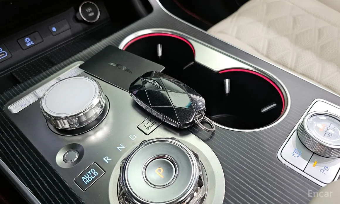 Фото 9 - Genesis GV80