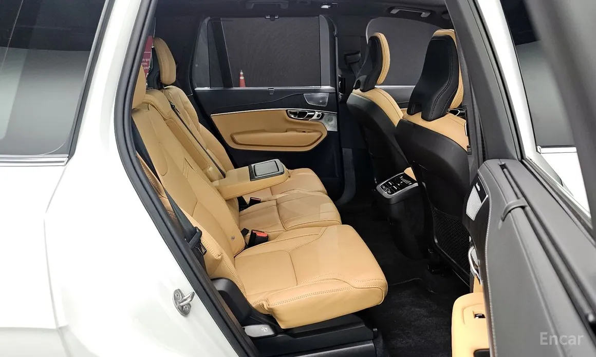 Фото 11 - Volvo XC90