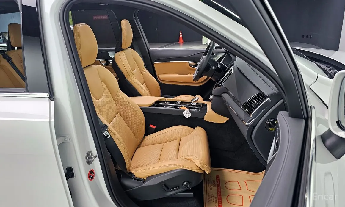 Фото 12 - Volvo XC90