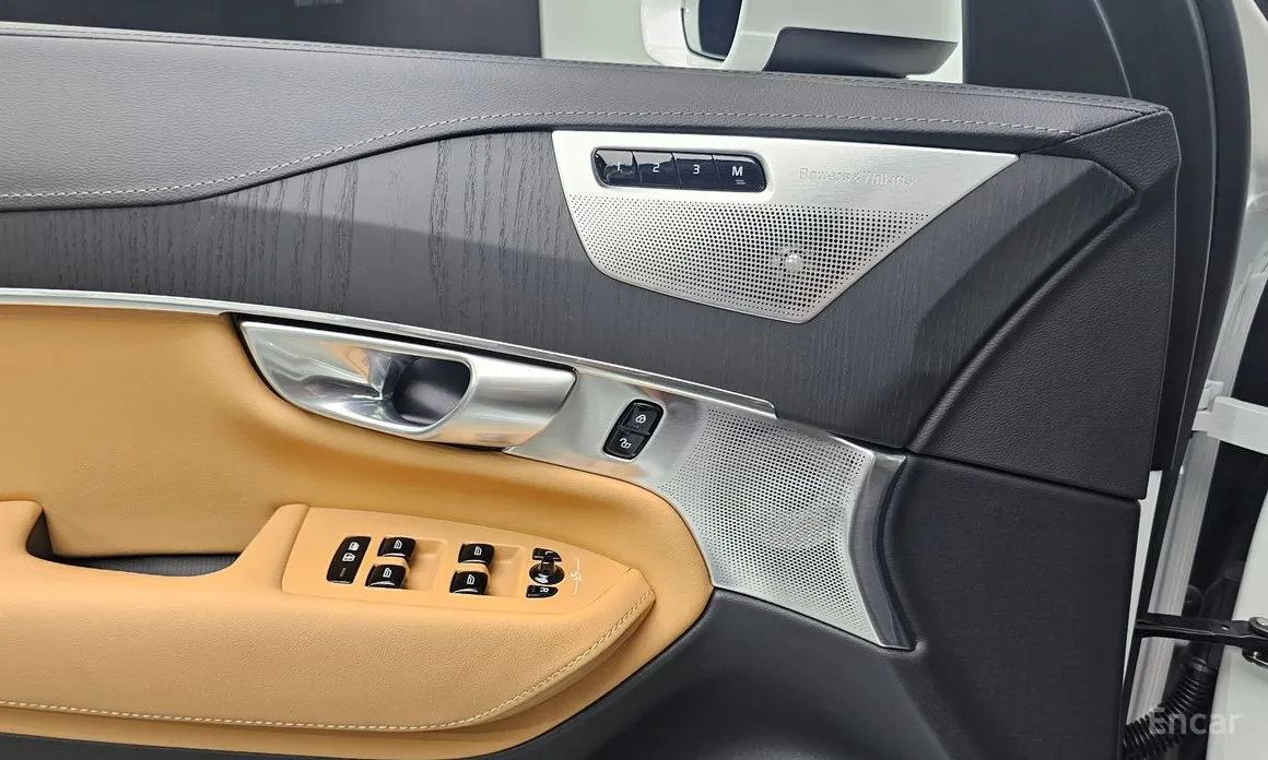 Фото 15 - Volvo XC90