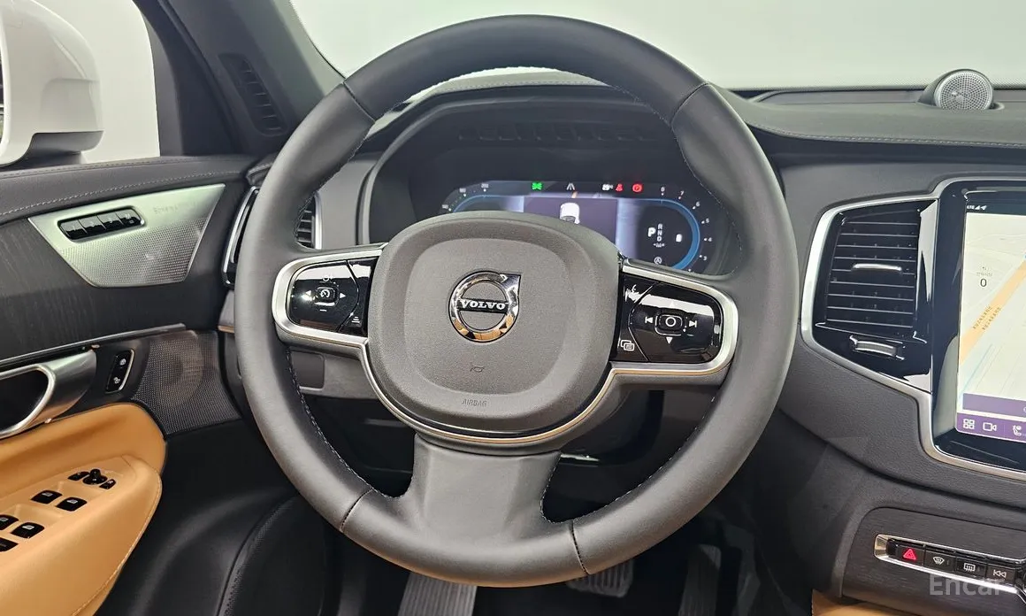 Фото 16 - Volvo XC90