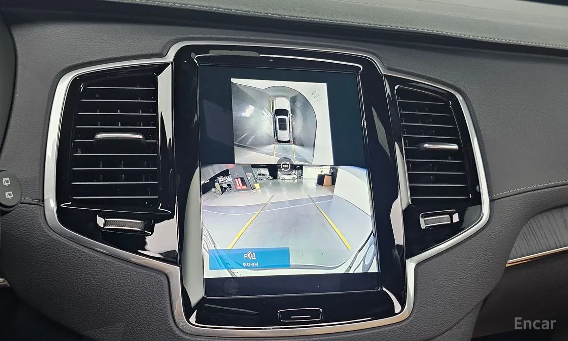 Фото 18 - Volvo XC90