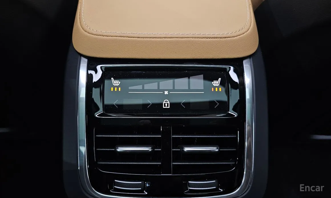 Фото 19 - Volvo XC90