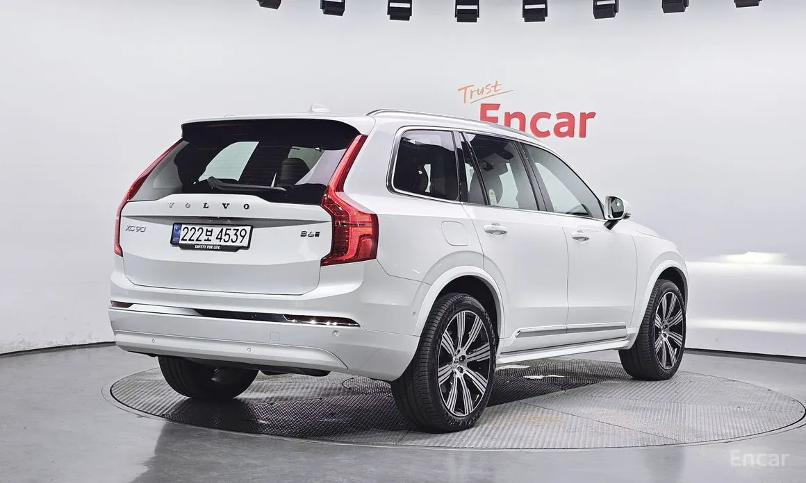 Фото 2 - Volvo XC90