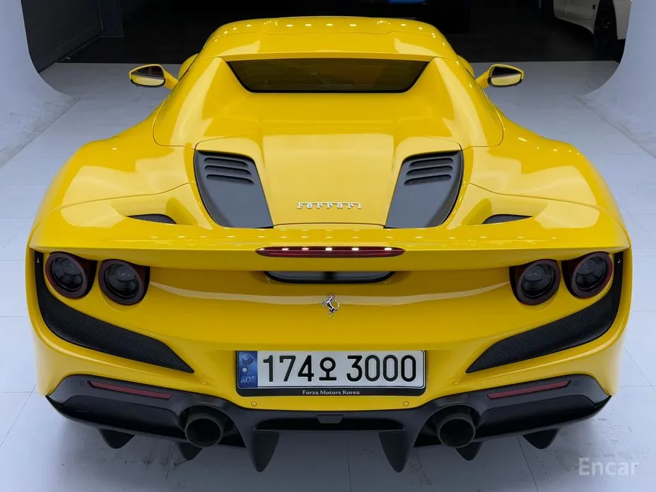 Фото 5 - Ferrari F8