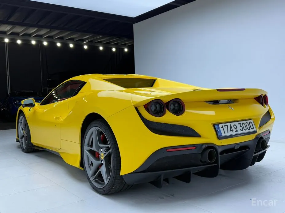 Фото 6 - Ferrari F8