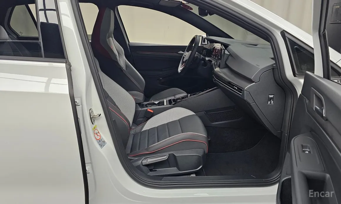 Фото 11 - Volkswagen Golf