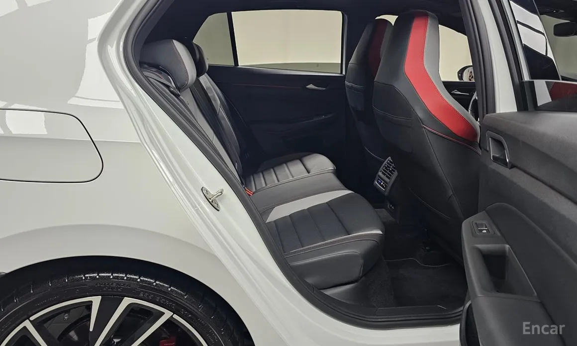 Фото 12 - Volkswagen Golf