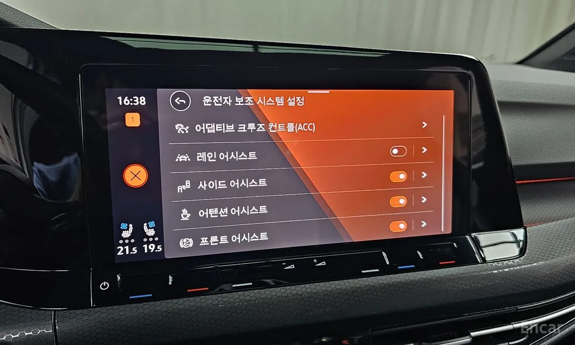 Фото 16 - Volkswagen Golf