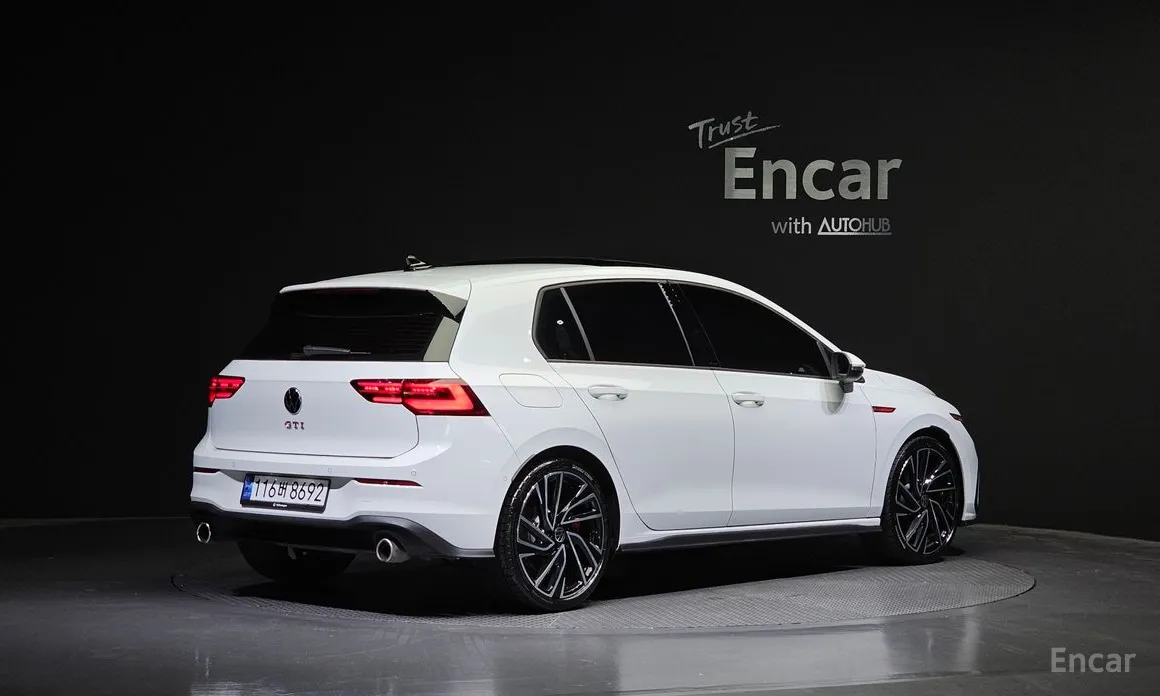 Фото 2 - Volkswagen Golf